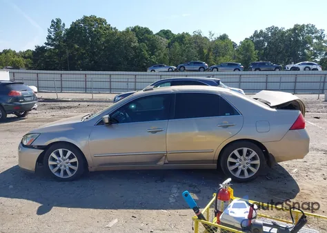 2006 Honda Accord Sdn Ex-L V6 z USA, uszkodzony, nr VIN 1HGCM66556A024337